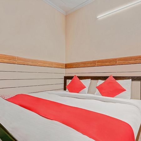 Oyo Park View Guest House Near Edm Mall New Delhi Bagian luar foto