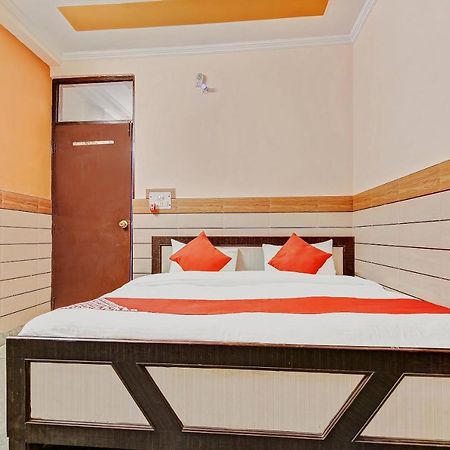 Oyo Park View Guest House Near Edm Mall New Delhi Bagian luar foto
