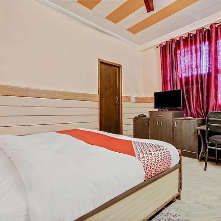 Oyo Park View Guest House Near Edm Mall New Delhi Bagian luar foto