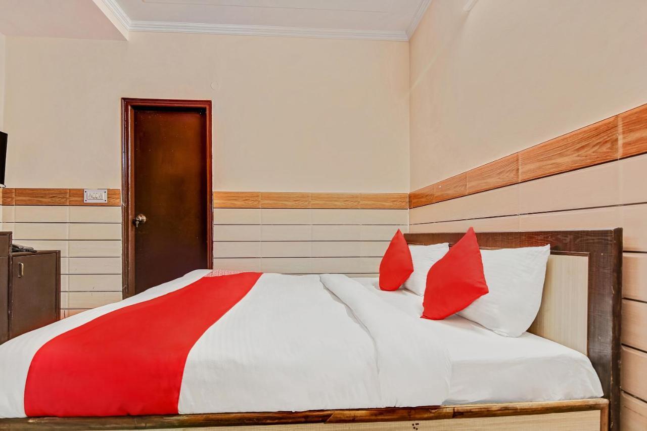 Oyo Park View Guest House Near Edm Mall New Delhi Bagian luar foto