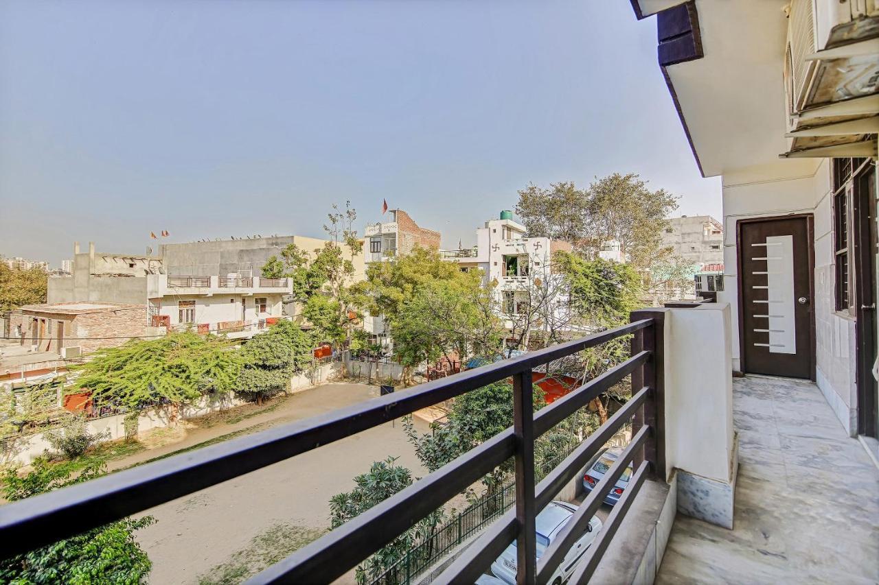 Oyo Park View Guest House Near Edm Mall New Delhi Bagian luar foto