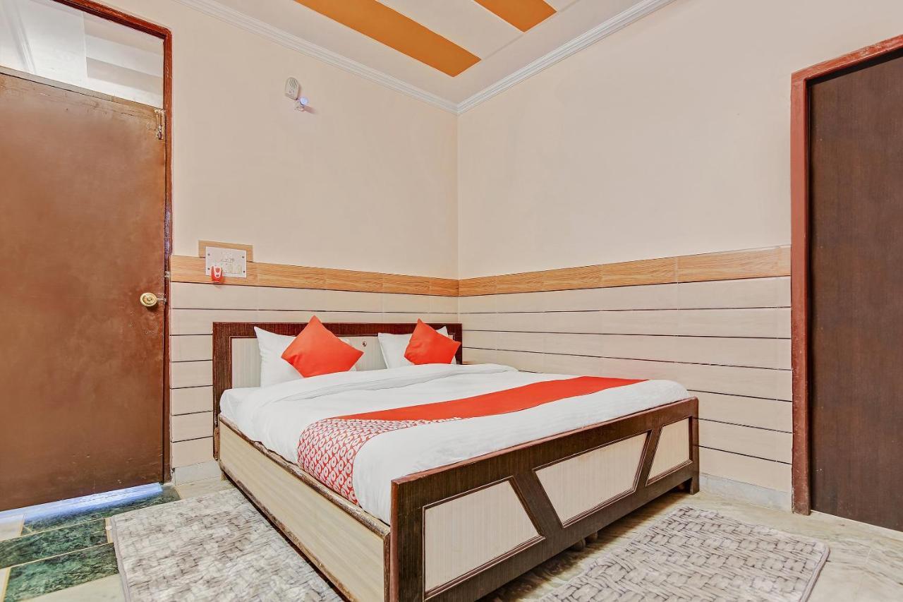 Oyo Park View Guest House Near Edm Mall New Delhi Bagian luar foto