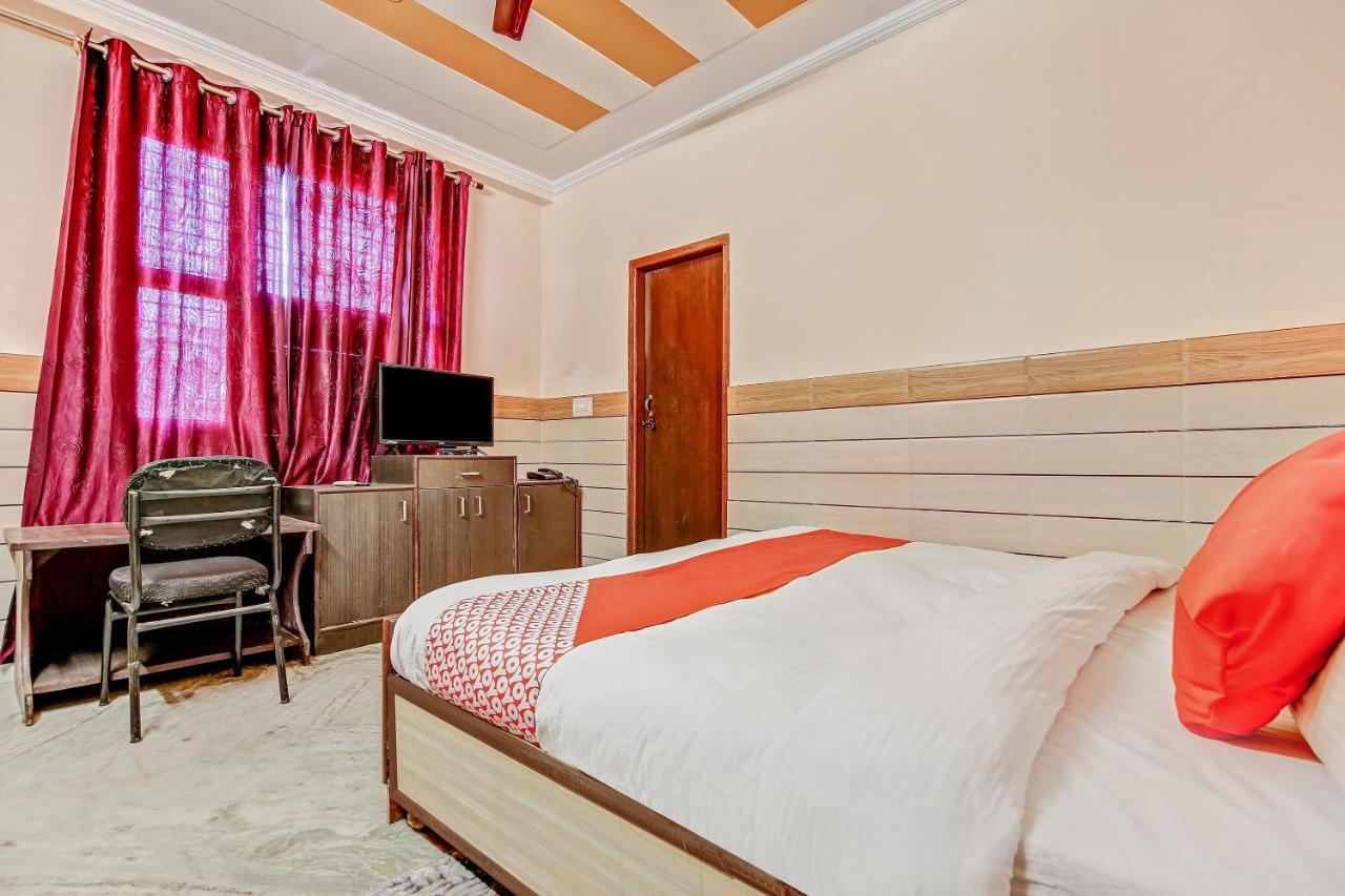 Oyo Park View Guest House Near Edm Mall New Delhi Bagian luar foto