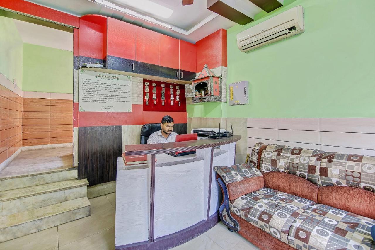 Oyo Park View Guest House Near Edm Mall New Delhi Bagian luar foto