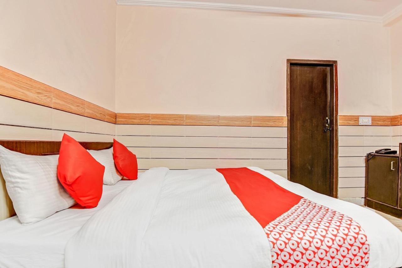 Oyo Park View Guest House Near Edm Mall New Delhi Bagian luar foto