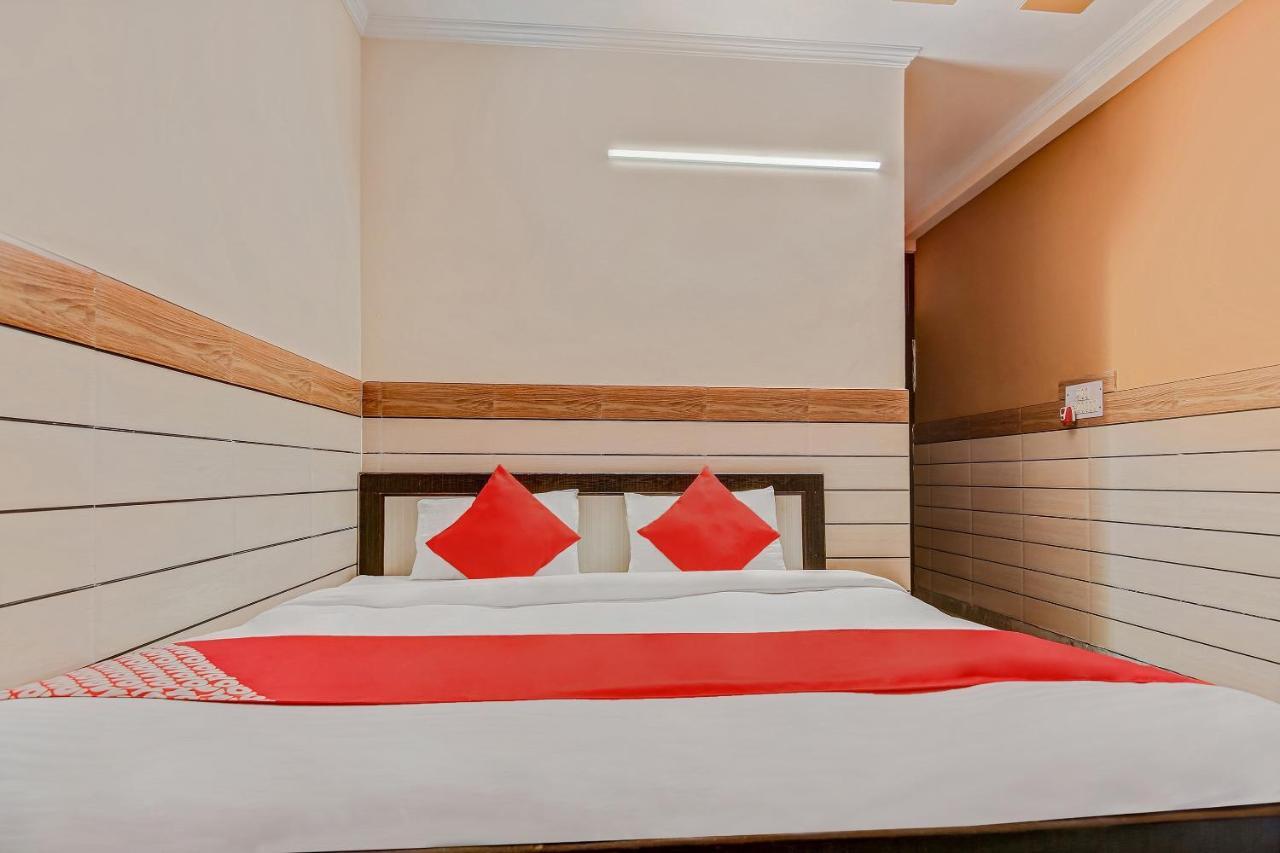 Oyo Park View Guest House Near Edm Mall New Delhi Bagian luar foto