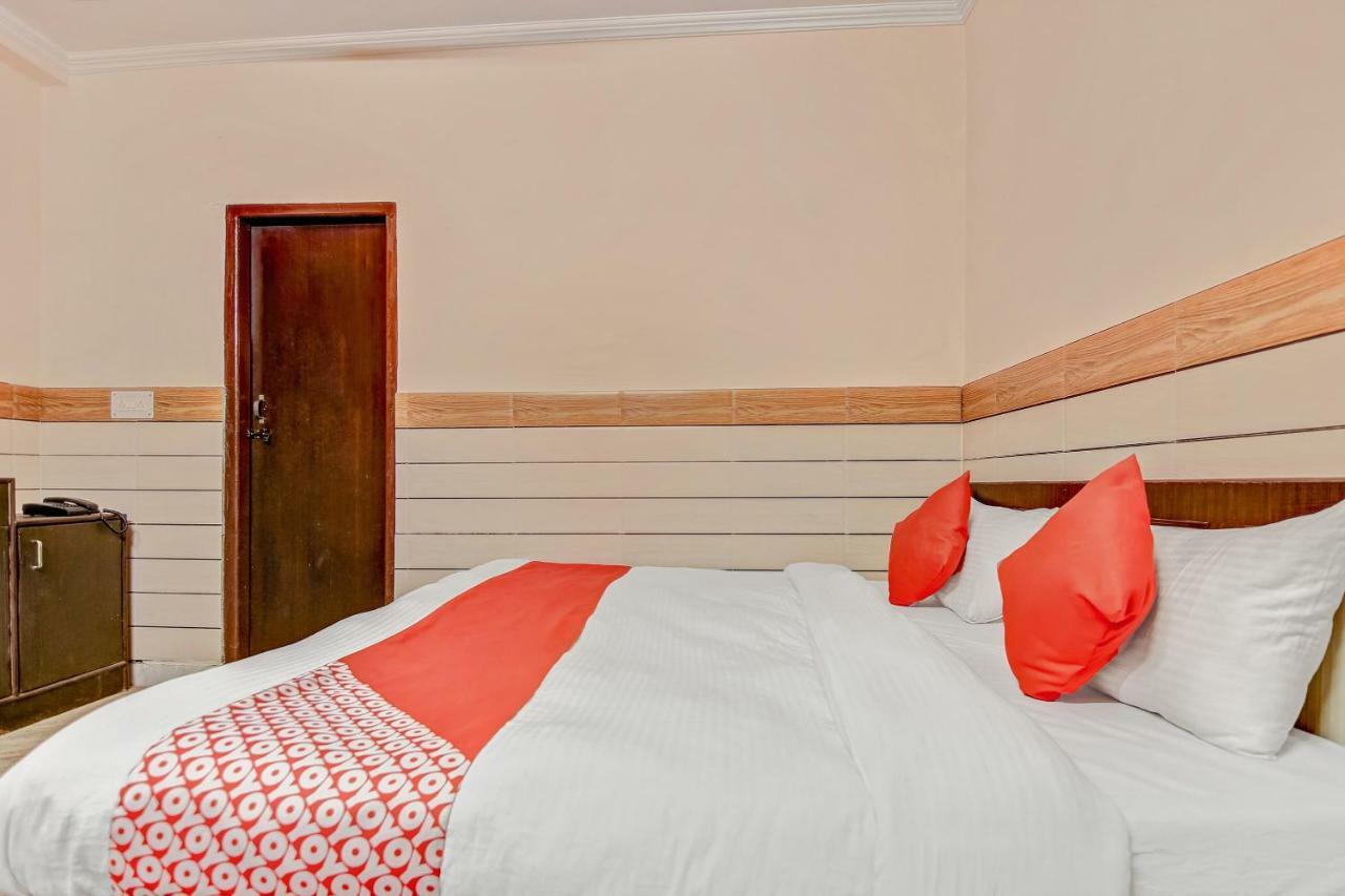 Oyo Park View Guest House Near Edm Mall New Delhi Bagian luar foto